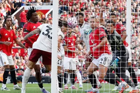 قبل القمة.. ملعب الإمارات عقدة مانشستر يونايتد أمام أرسنال في الدوري الإنجليزي